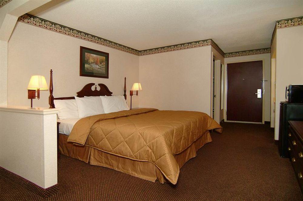 Quality Inn & Suites Pine Bluff Zewnętrze zdjęcie