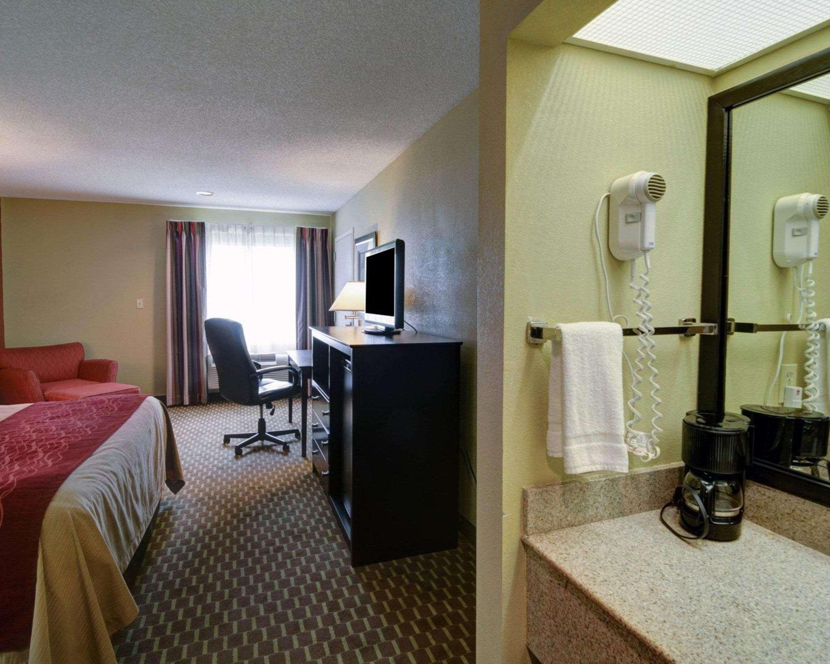 Quality Inn & Suites Pine Bluff Zewnętrze zdjęcie
