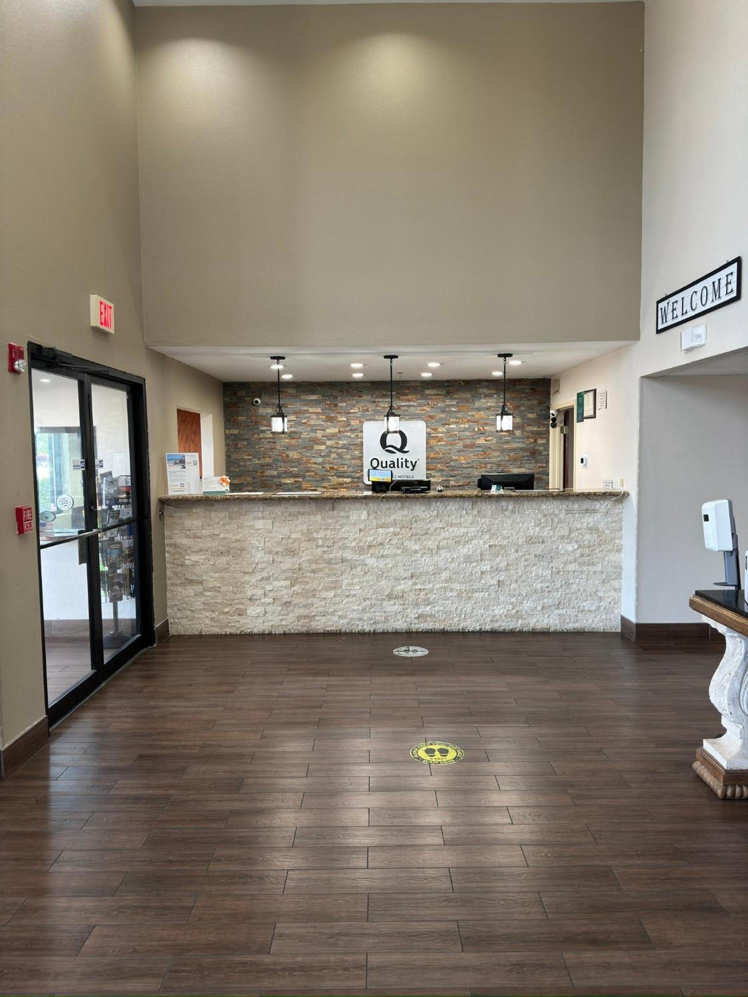 Quality Inn & Suites Pine Bluff Zewnętrze zdjęcie